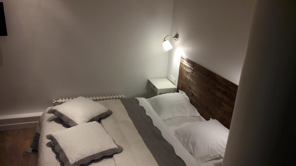Standard Double Room,402755364:JPEG
